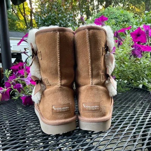 Koolaburra By Ugg Decorative Fur & Bows Sheepskin Fur Lined Slip On Suede Boots! - Picture 4 of 16